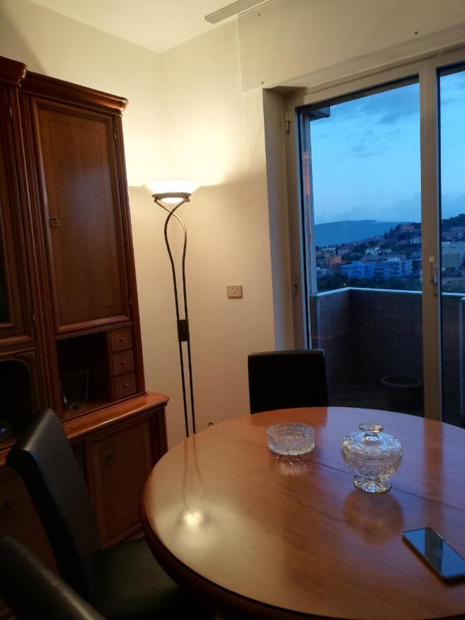 Nino E Issi Apartment ตรีเอสเต ภายนอก รูปภาพ